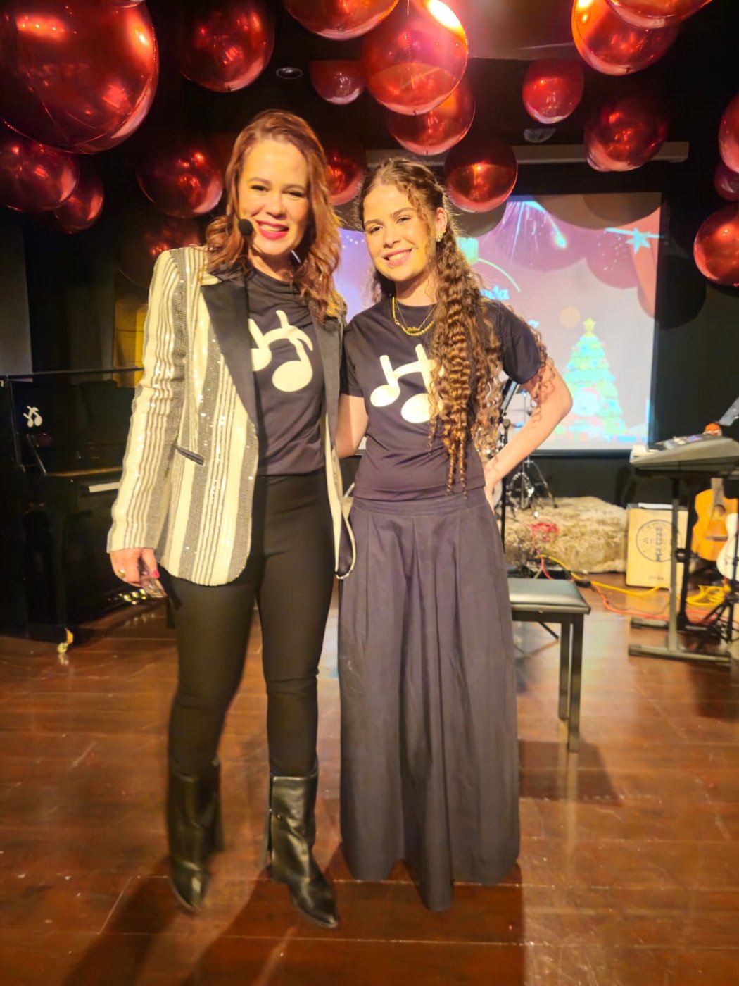 Profª Júlia Holanda e equipe da Escola Holanda Premium